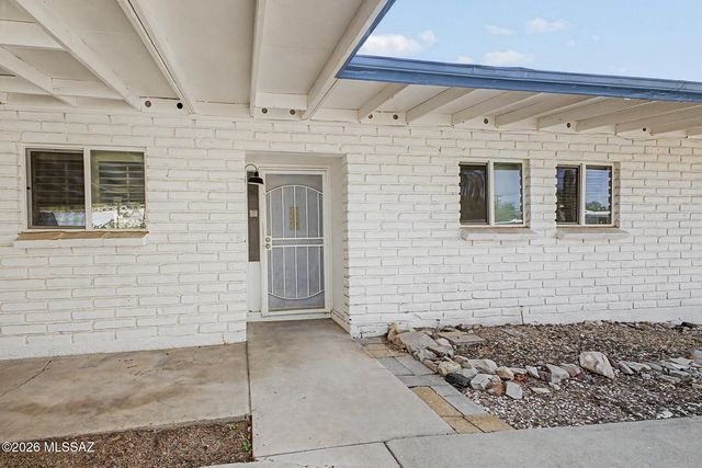 1910 W Calle Pacifica, Tucson, AZ 85745