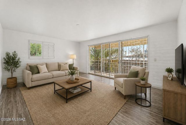 1910 W Calle Pacifica, Tucson, AZ 85745