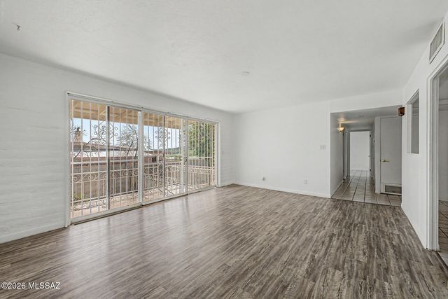 1910 W Calle Pacifica, Tucson, AZ 85745