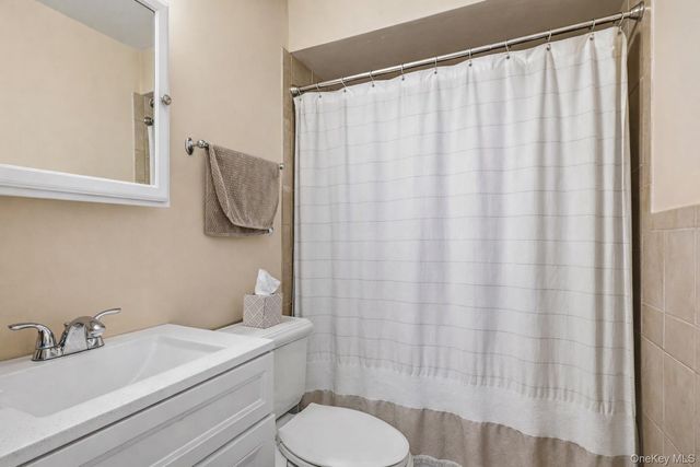 1 Atlantic Avenue 51, Farmingdale, NY 11735