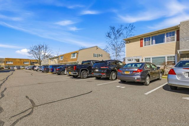 1 Atlantic Avenue 51, Farmingdale, NY 11735