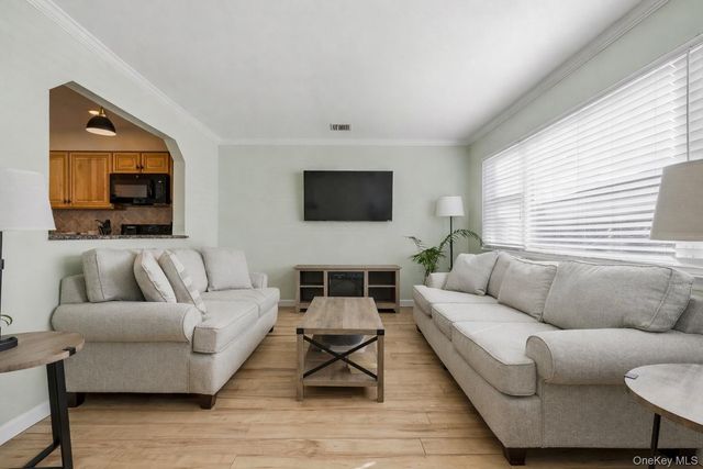 1 Atlantic Avenue 51, Farmingdale, NY 11735