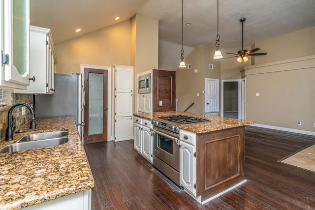 1313 Deer Trail, Denton, TX 76205