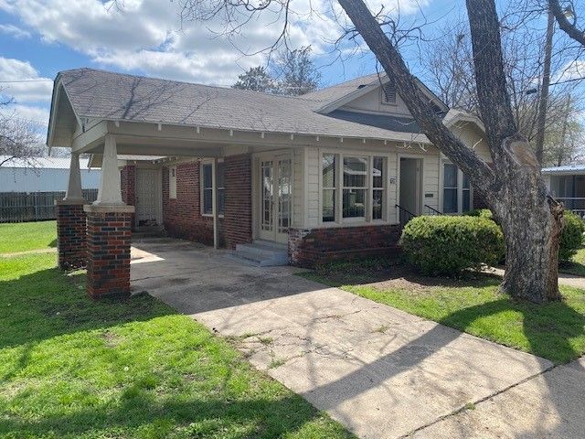 708 Prater Street, Brownwood, TX 76801