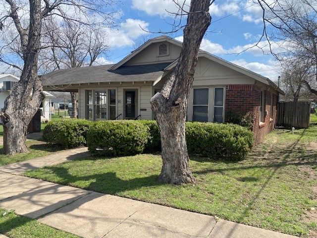 708 Prater Street, Brownwood, TX 76801