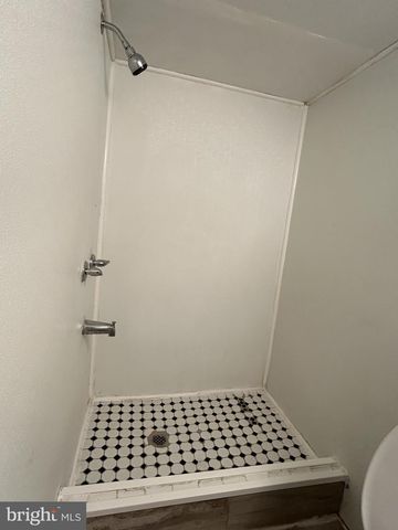 3213 E COURT AVE, Claymont, DE 19703