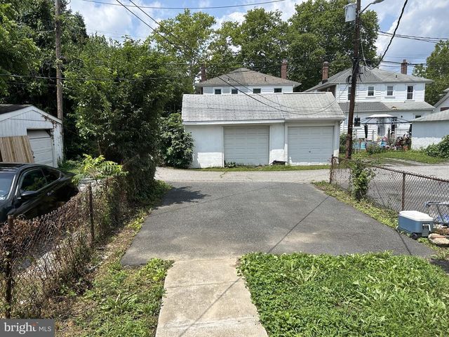 3213 E COURT AVE, Claymont, DE 19703