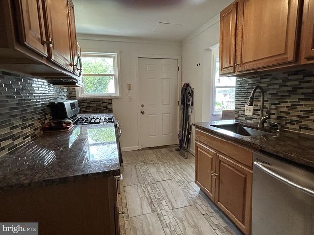 3213 E COURT AVE, Claymont, DE 19703