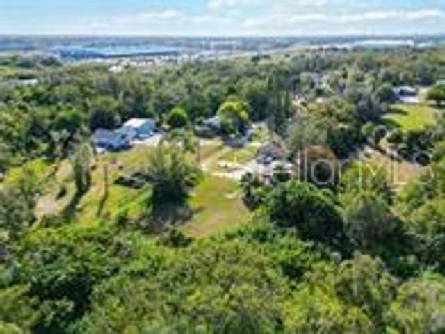 7560 19 STREET E, Sarasota, FL 34243