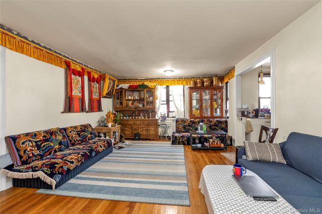 42-02 Layton Street 202, Elmhurst, NY 11373