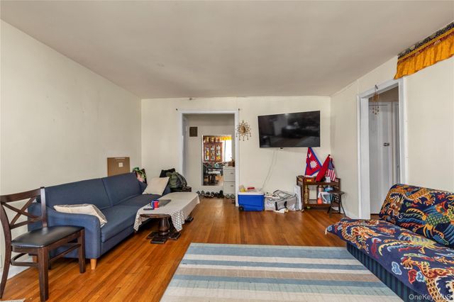 42-02 Layton Street 202, Elmhurst, NY 11373