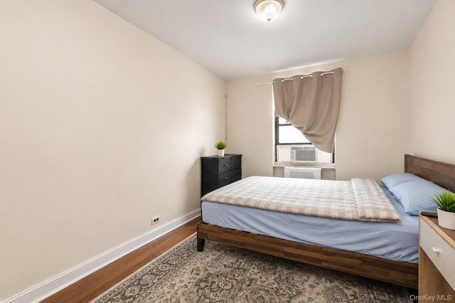 42-02 Layton Street 202, Elmhurst, NY 11373
