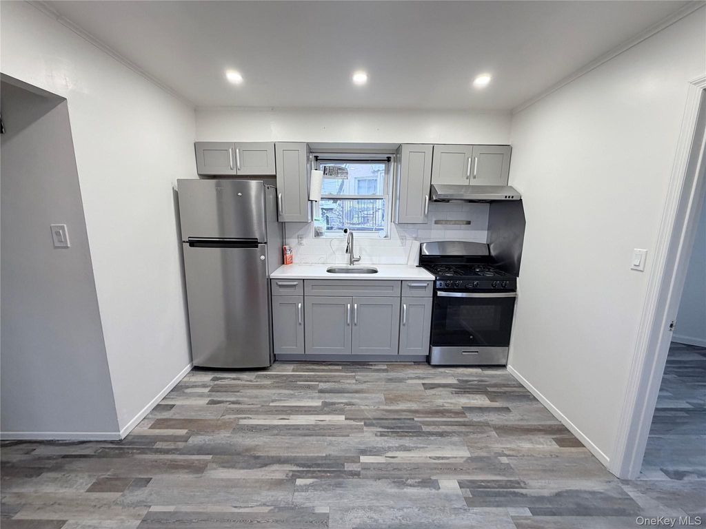33-08 Francis Lewis Boulevard, Flushing, NY 11358 — photo 3
