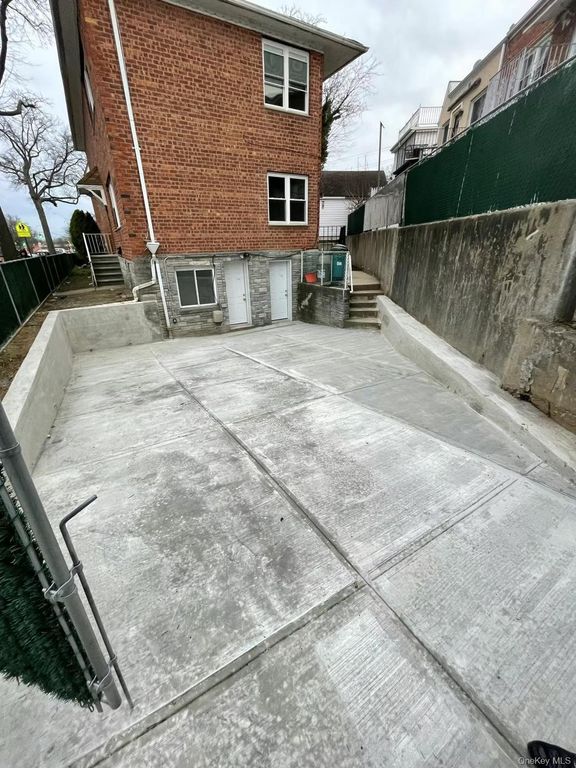 33-08 Francis Lewis Boulevard, Flushing, NY 11358 — photo 4