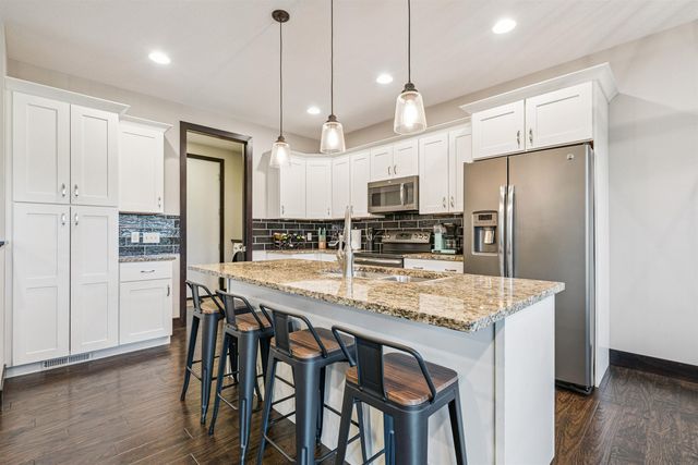 1919 Richard Road, Cedar Falls, IA 50613