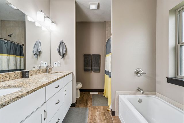 1919 Richard Road, Cedar Falls, IA 50613