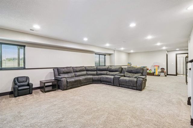 1919 Richard Road, Cedar Falls, IA 50613