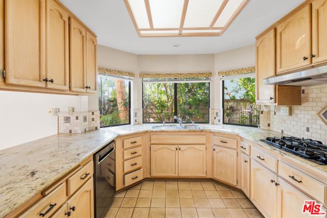 5722 Hempstead Drive, Agoura Hills, CA 91301