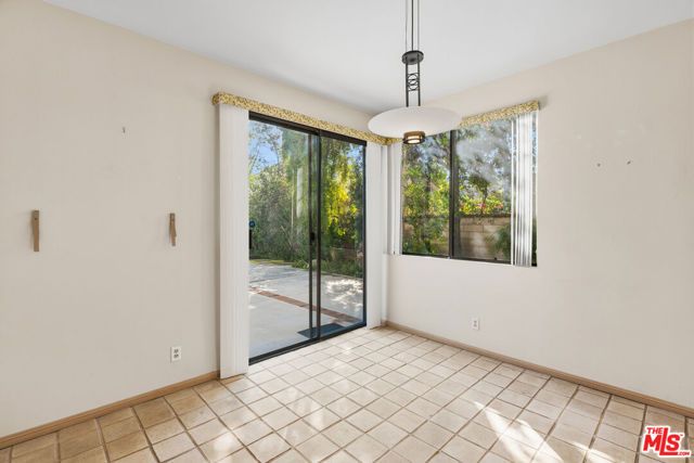 5722 Hempstead Drive, Agoura Hills, CA 91301