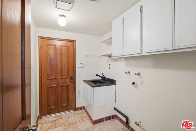 5722 Hempstead Drive, Agoura Hills, CA 91301