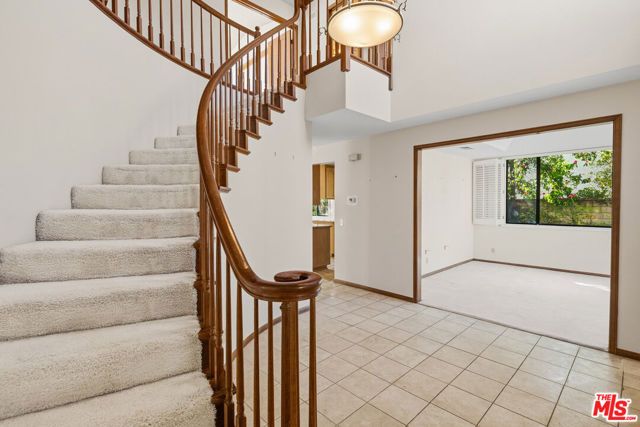 5722 Hempstead Drive, Agoura Hills, CA 91301