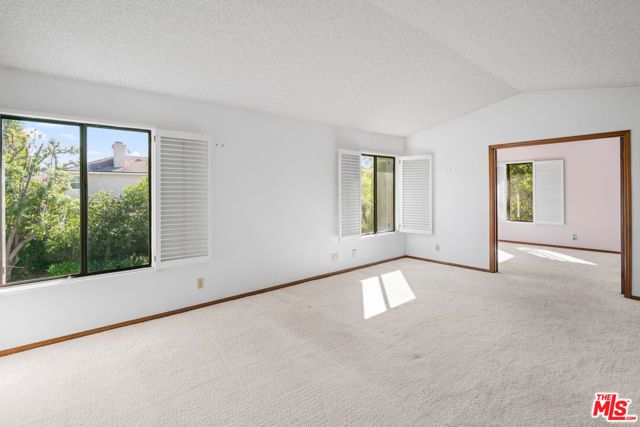 5722 Hempstead Drive, Agoura Hills, CA 91301