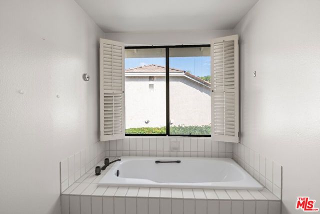 5722 Hempstead Drive, Agoura Hills, CA 91301