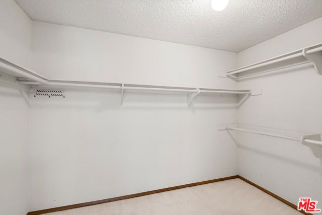 5722 Hempstead Drive, Agoura Hills, CA 91301