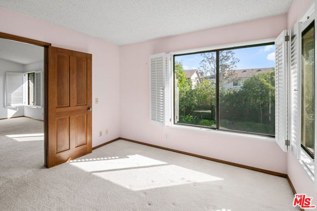 5722 Hempstead Drive, Agoura Hills, CA 91301