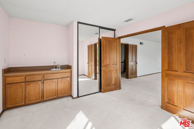 5722 Hempstead Drive, Agoura Hills, CA 91301