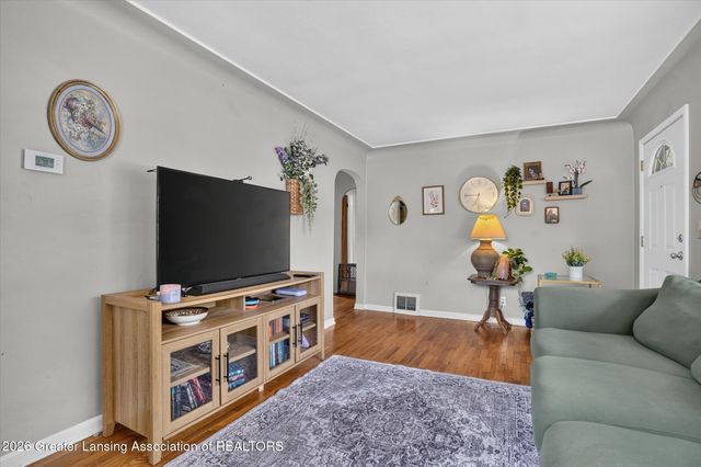 719 Poxson Avenue, Lansing, MI 48910