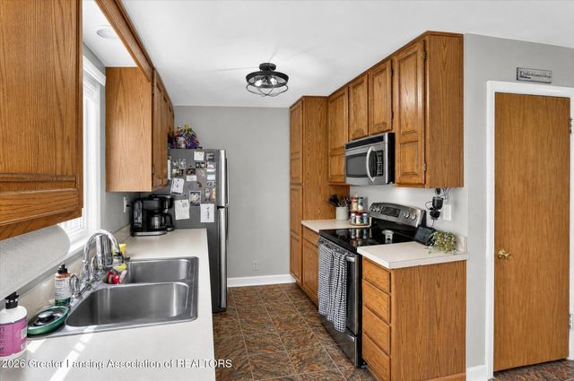 719 Poxson Avenue, Lansing, MI 48910