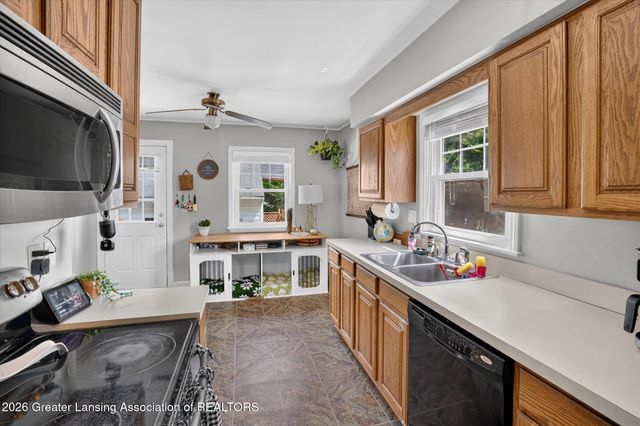 719 Poxson Avenue, Lansing, MI 48910