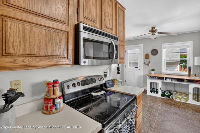 719 Poxson Avenue, Lansing, MI 48910