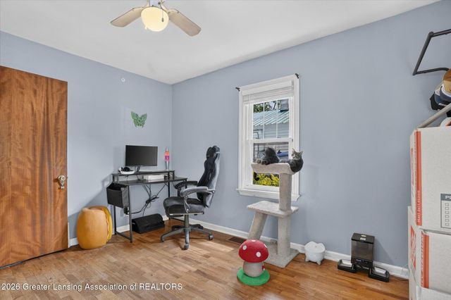 719 Poxson Avenue, Lansing, MI 48910