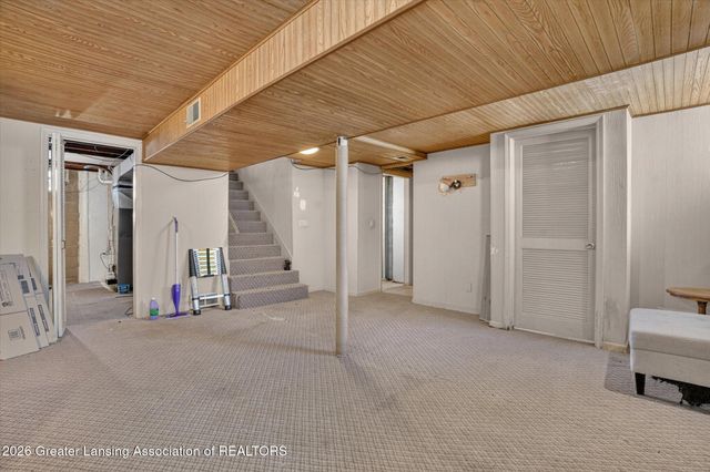 719 Poxson Avenue, Lansing, MI 48910