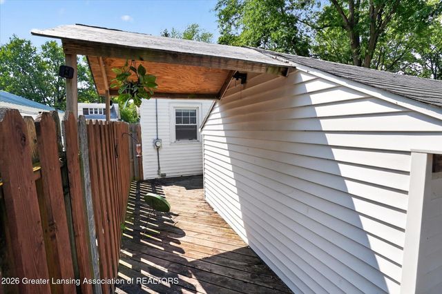 719 Poxson Avenue, Lansing, MI 48910