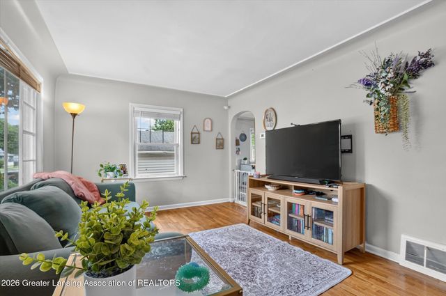 719 Poxson Avenue, Lansing, MI 48910