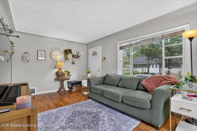 719 Poxson Avenue, Lansing, MI 48910