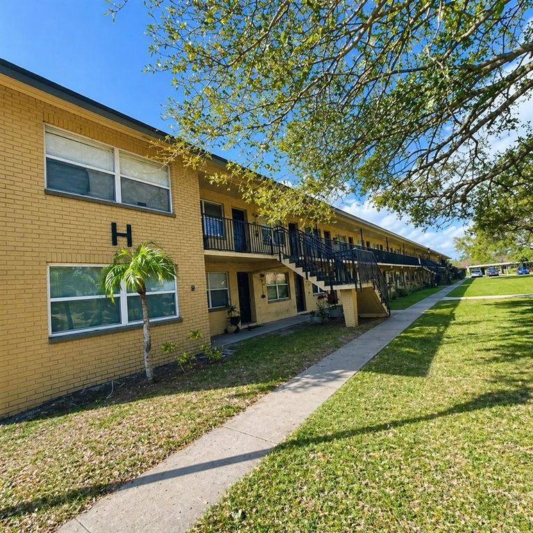2501 HARN BOULEVARD H27, Clearwater, FL 33764