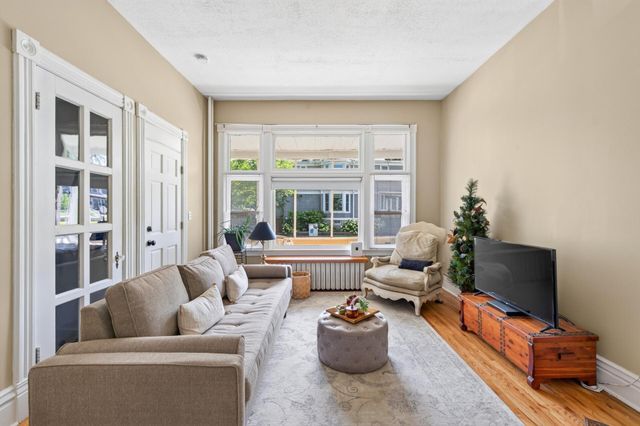 95 Victoria Street N, Saint Paul, MN 55104