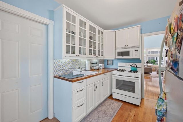 95 Victoria Street N, Saint Paul, MN 55104