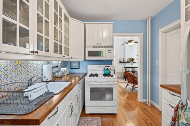 95 Victoria Street N, Saint Paul, MN 55104