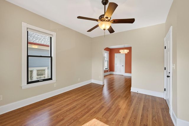 95 Victoria Street N, Saint Paul, MN 55104