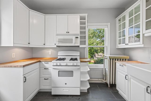 95 Victoria Street N, Saint Paul, MN 55104