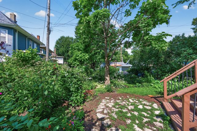 95 Victoria Street N, Saint Paul, MN 55104