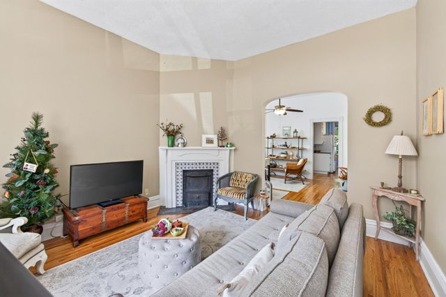 95 Victoria Street N, Saint Paul, MN 55104