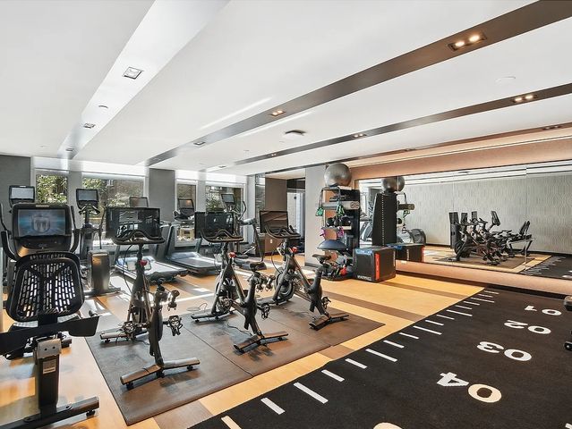 218 W 103rd St Apt 9D, New York City, NY 10025