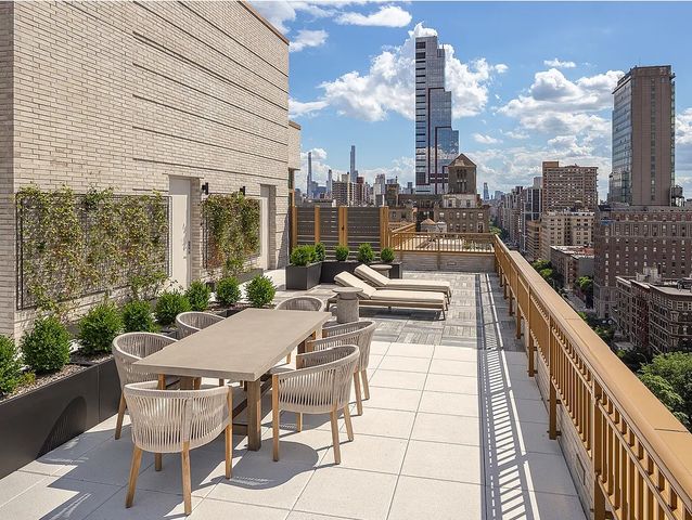 218 W 103rd St Apt 9D, New York City, NY 10025