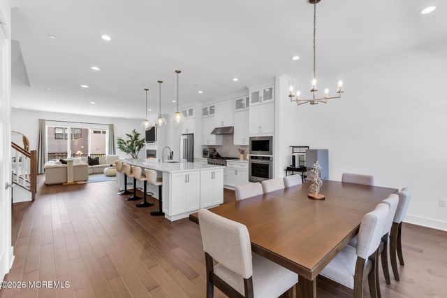 27 Linder Court, Middletown, NJ 07748